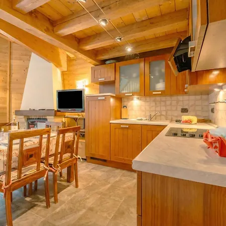 Apartment Apt Des Granges Balcony Duplex Near Chamonix For 5 - Happy Rentals