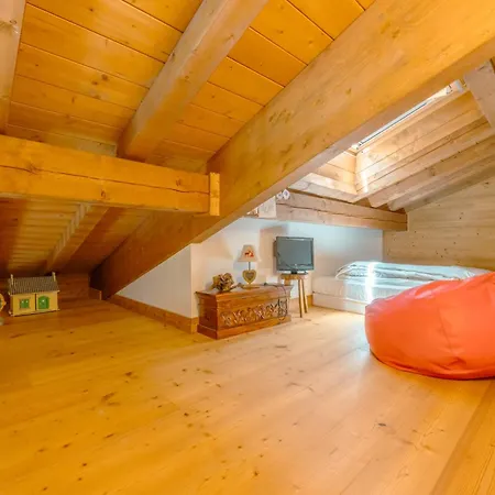 Apt Des Granges Balcony Duplex Near Chamonix For 5 - Happy Rentals